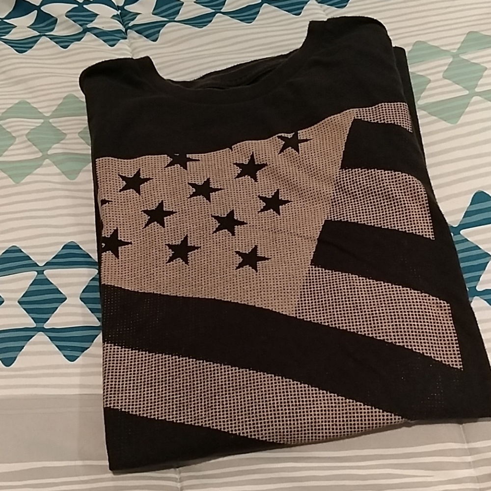 Gap Mens T Shirt Black w/Flag size small